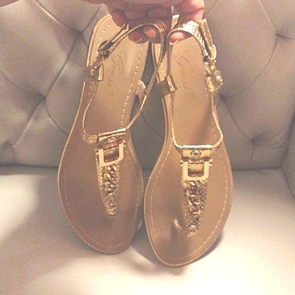 GUESS Gold Metal Chain Thong Sandals Size 9.5